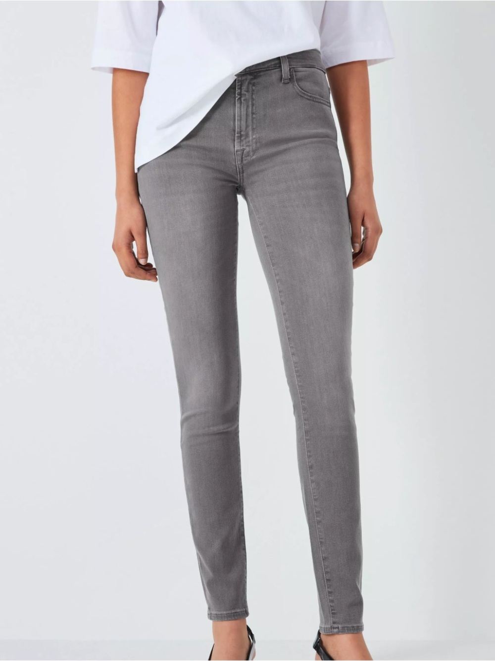 337. NWT 7 FOR ALL MANKIND SUPER SKINNY JEAN